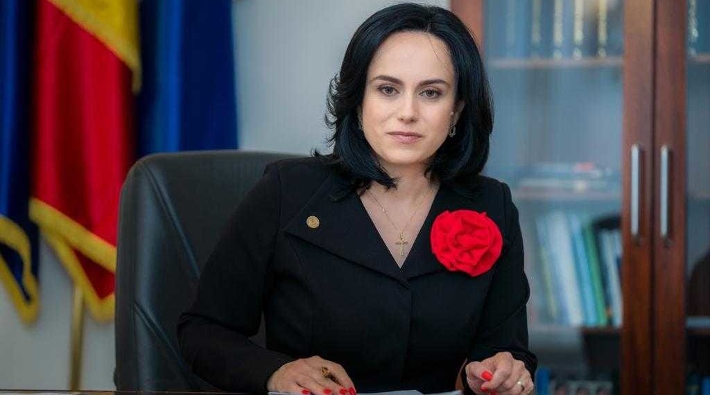 simona bucura oprescu