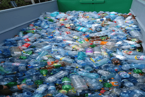 Au fost colectate deșeurile reciclabile din containerele clopot