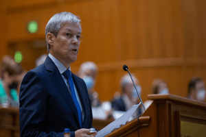 Guvernul Cioloş a fost RESPINS de Parlament cu un scor istoric