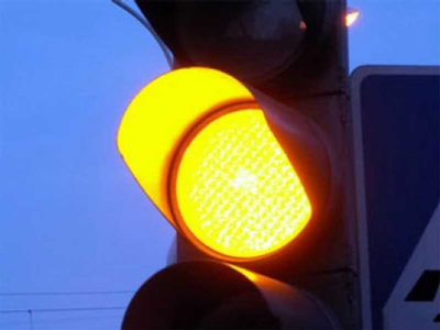 Un nou semafor cu buton în Piteşti, pe strada Vasile Pârvan