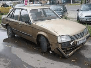 Poliţia Locală Mioveni, la vânătoare de maşini abandonate!